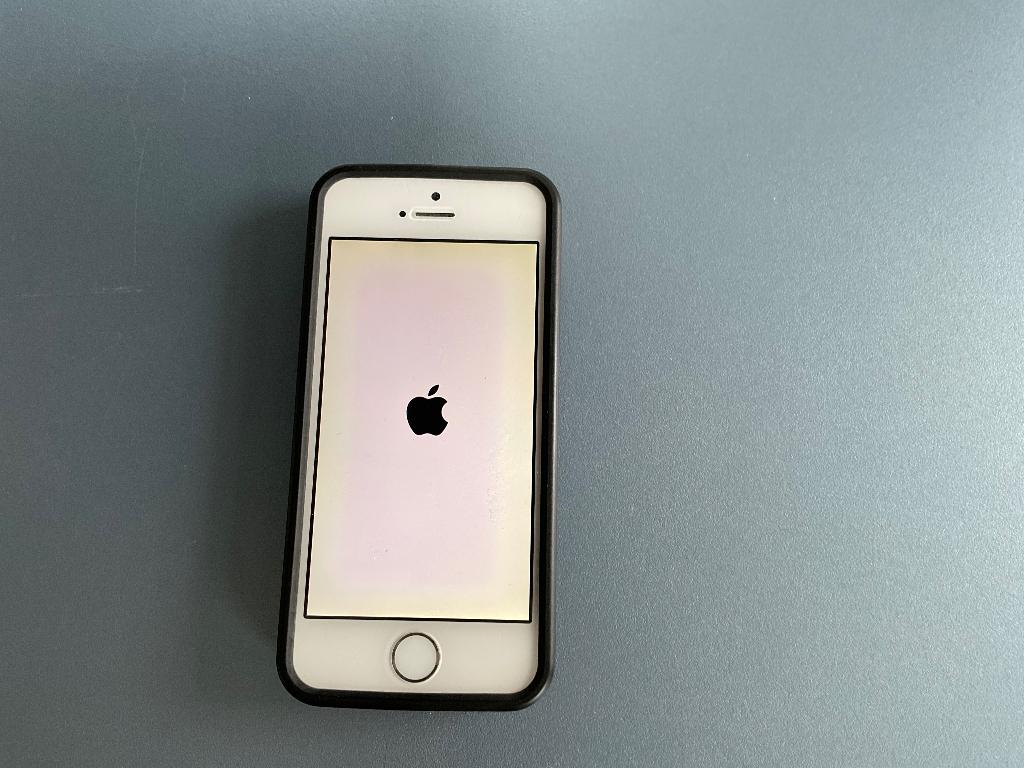 APPLE IPHONE 5S 16G Silver, Gris, Utilisé, 90 %, Enlèvement ou Envoi