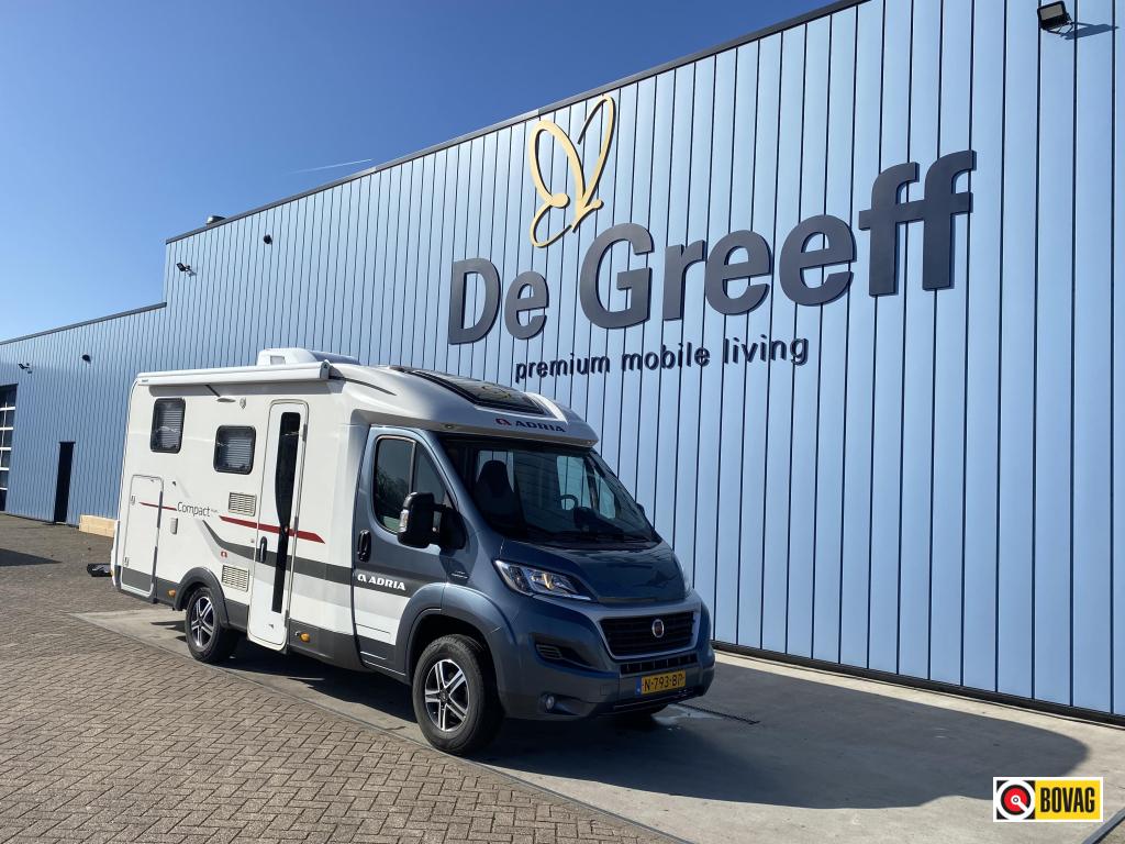 Adria Compact PLUS SL, Fiat, 6 à 7 mètres, Boîte manuelle, Diesel, Adria