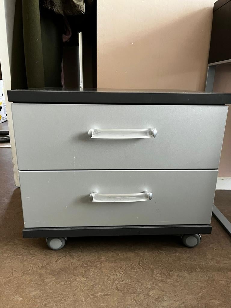 Kleine ladekast, Ophalen