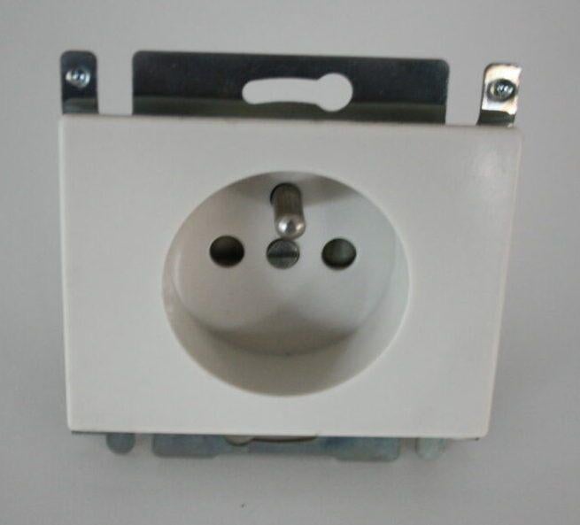 Appareil de commutation Niko PR85/PR20, Bricolage & Construction, Électricité & Câbles, Utilisé, Interrupteur, Interrupteur, Enlèvement ou Envoi