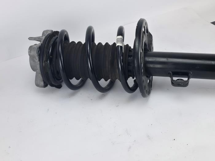Schokdemper links-voor van een BMW 4-Serie, Gebruikt, -, -, Ophalen of Verzenden