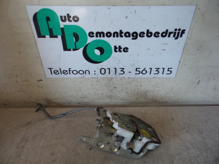 Serrure portière mécanique 2portes gauche d'un Honda Civic, Autos : Pièces & Accessoires, Carrosserie & Tôlerie, Honda, -, 3 mois de garantie