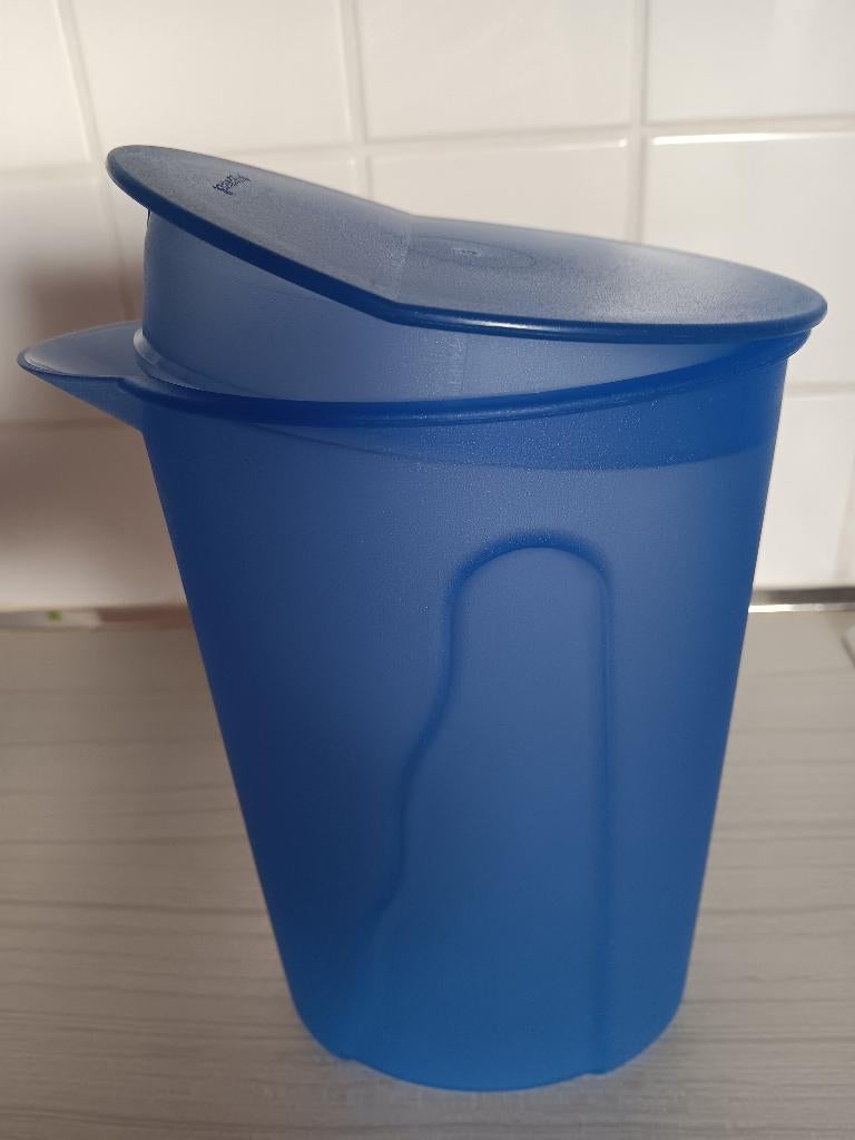 Tupperware schenkkan zo goed als nieuw, Huis en Inrichting, Keuken | Tupperware, Ophalen, Zo goed als nieuw, Blauw, Beker of Kan