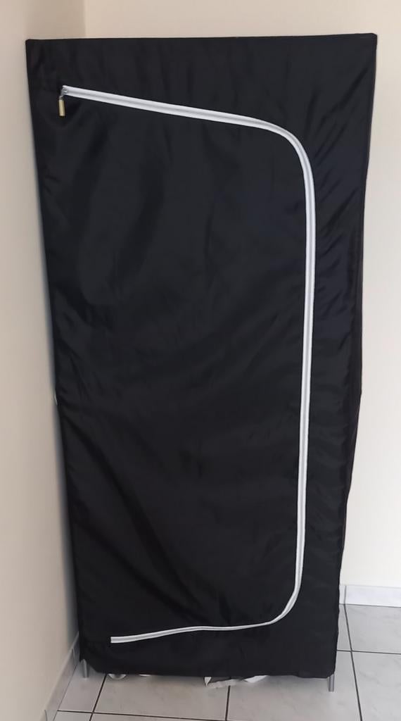 Zwarte kleerkast met hang en leg mogelijkheid., Huis en Inrichting, Ophalen, 100 tot 150 cm, Zo goed als nieuw, Modern