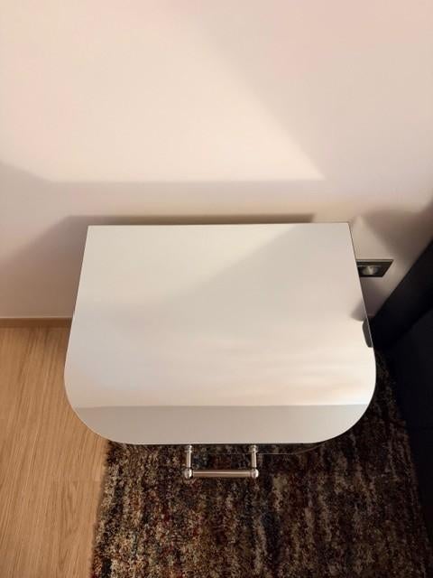 2 identieke nachttafels, Huis en Inrichting, Ophalen, 55 tot 70 cm, 45 tot 65 cm, Glas