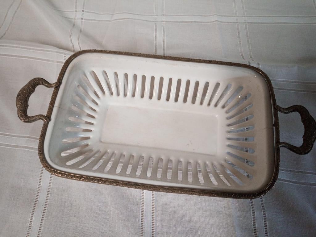 Panier a pain porcelaine et cuivre 1930, Enlèvement