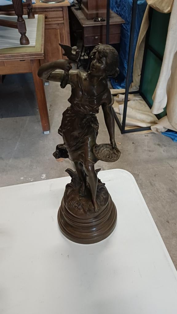 Statue en bronze August Moreau de 55 cm de haut, Enlèvement, Bronze