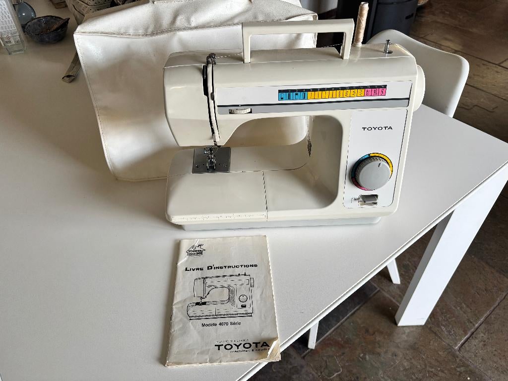 naaimachine toyota, Enlèvement, Utilisé, Machine à coudre, Autres marques