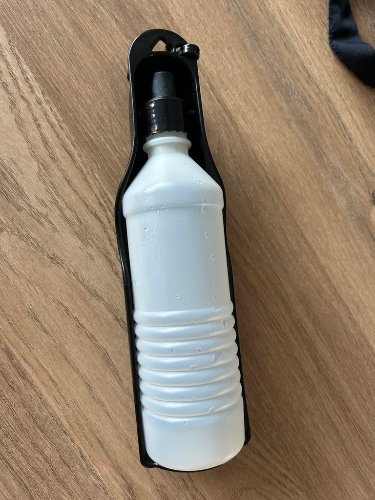 Waterkruikje tijdens wandelen voof honden, Ophalen, Zo goed als nieuw