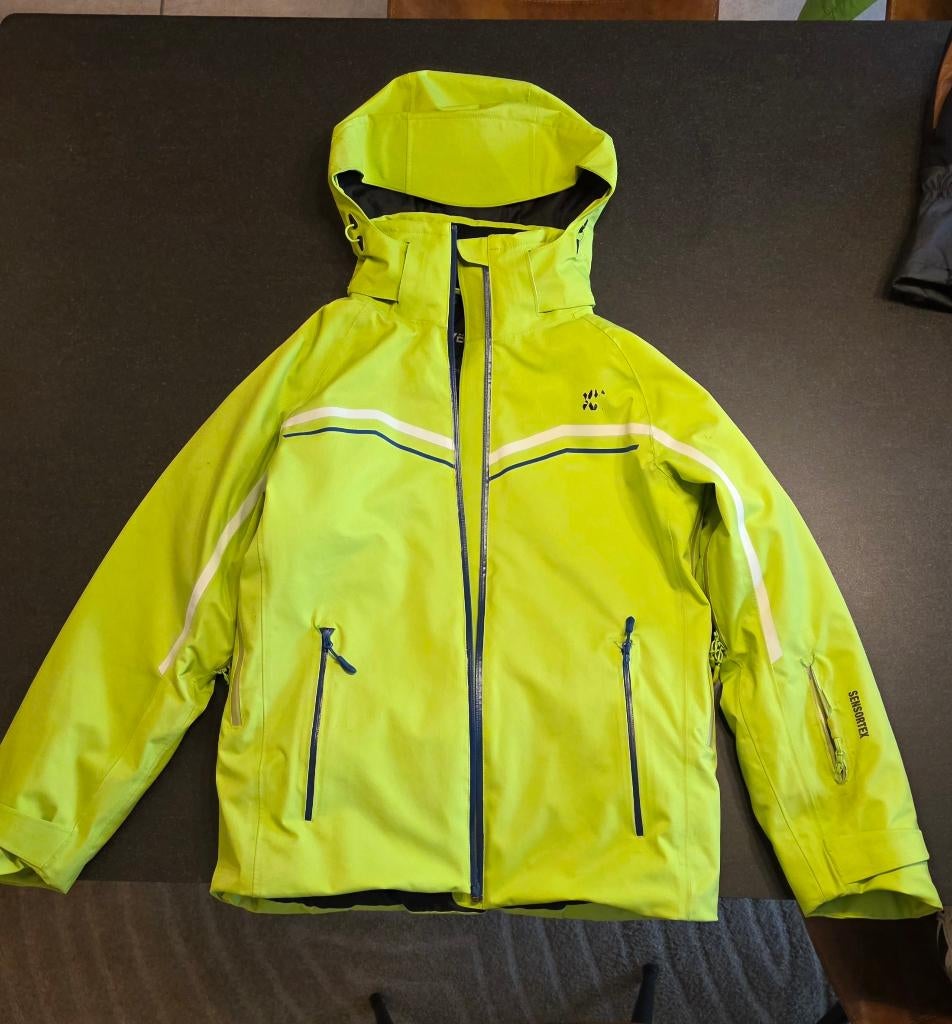 Ski jas Völkl. Maat smal, Vêtements | Hommes, Vêtements de sports d'hiver, Porté, Enlèvement ou Envoi