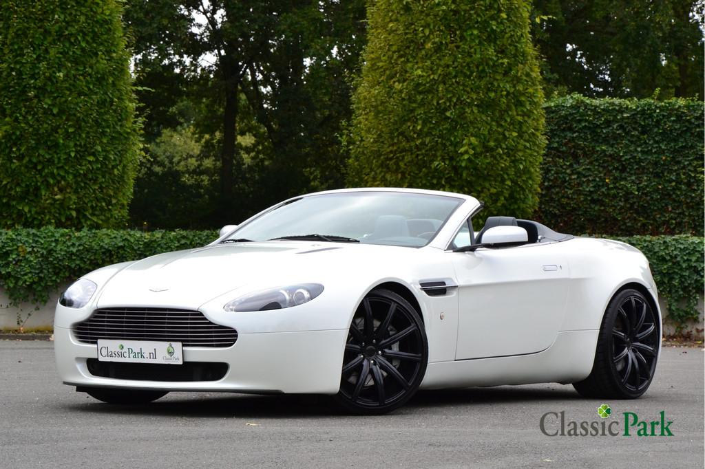 Aston Martin V8 Vantage Roadster (bj 2007), Achterwielaandrijving, 8 cilinders, Cabriolet, Wit