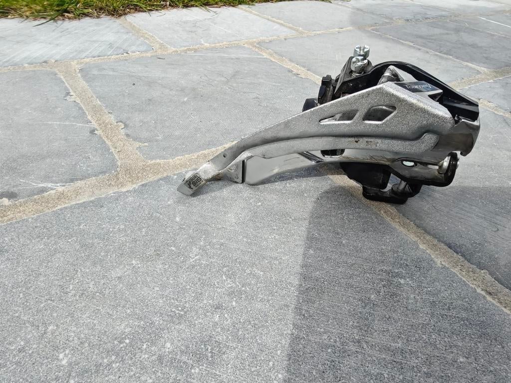 Voorderailleur Shimano tourney, Vélos & Vélomoteurs, Vélos Pièces, Enlèvement ou Envoi, Utilisé, Dérailleur ou Chaîne, Shimano