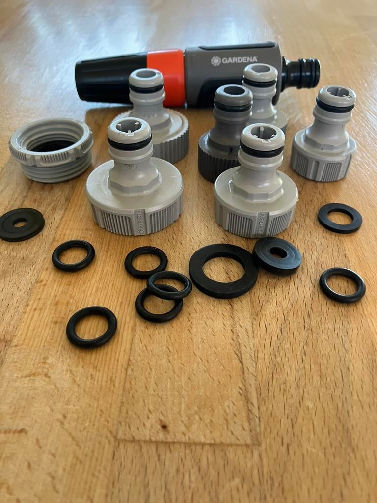 Diverse koppelingen voor Gardena waterslangen, Caravans en Kamperen, Ophalen of Verzenden, Zo goed als nieuw