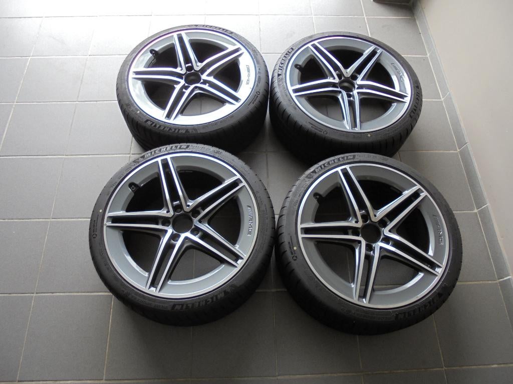 MERCEDES A/CLA 45 S ORIGINELE 19" AMG MICH 245/35/ZR19!!!, Auto-onderdelen, Velg(en), Personenwagen, Zomerbanden, Ophalen