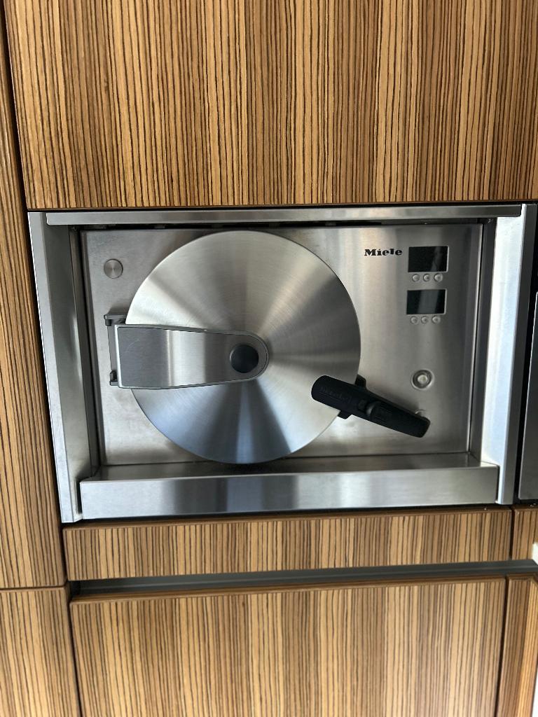 Four haute pression encastré Miele DG 4164, Encastré, Enlèvement, 45 à 60 cm, Vapeur