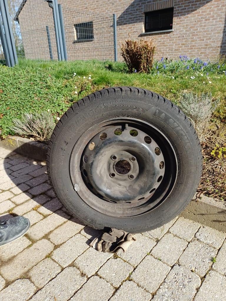 Jantes 4 trous montées en pneus été, Autos : Pièces & Accessoires, Pneus & Jantes, Pneus et Jantes, 175 mm, Pneus été, Enlèvement