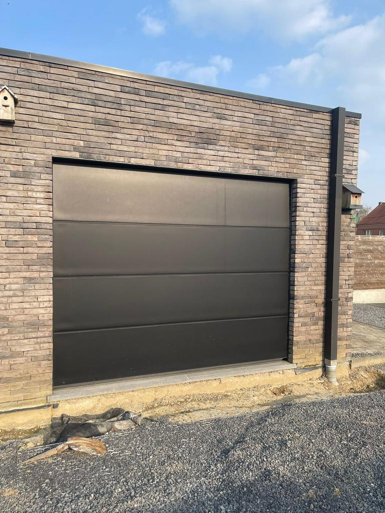 Elektrische garagepoort met afstandsbediening, Ophalen, Overige typen, Zo goed als nieuw, 120 cm of meer