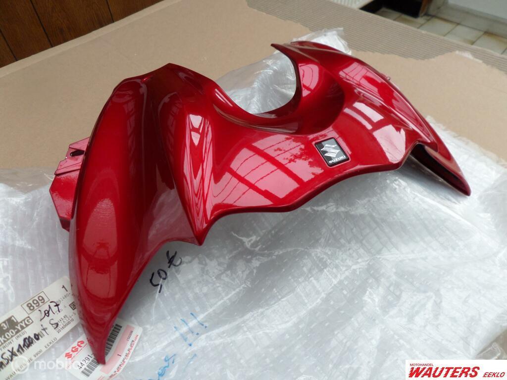 Benzinetank deksel suzuki gsx1000s, Gebruikt, Ophalen of Verzenden