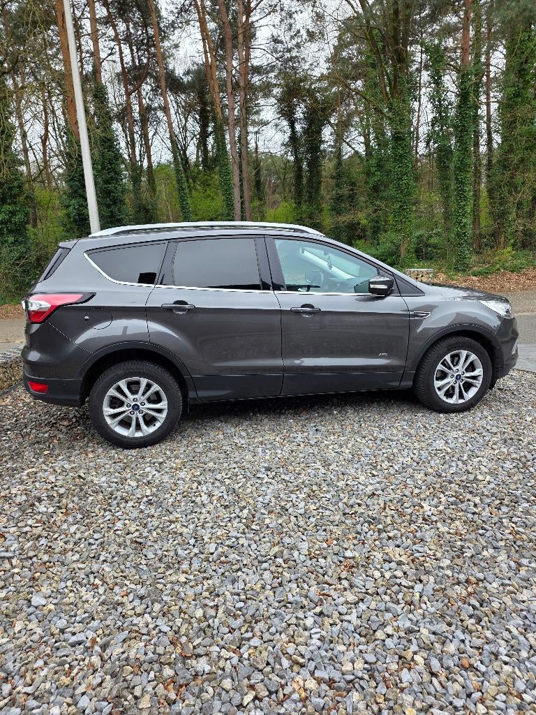 ford kuga automaat 05-2018 ful options, Autos, Ford, Particulier, Kuga, 4x4, Airbags, Air conditionné, Bluetooth, Verrouillage central
