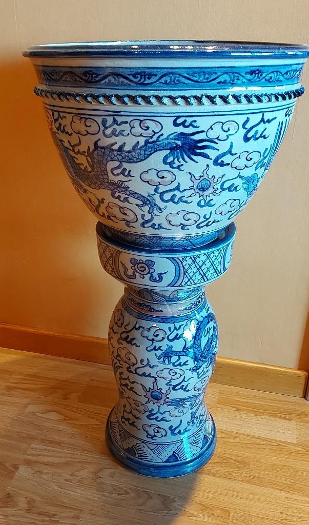 aardewerk bloempot op zuil, Tuin en Terras, Bloempotten, Aardewerk, Ophalen