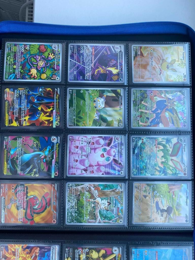 Phantasmal flames grandmaster set zonder chase, Hobby en Vrije tijd, Verzamelkaartspellen | Pokémon, Ophalen of Verzenden, Nieuw