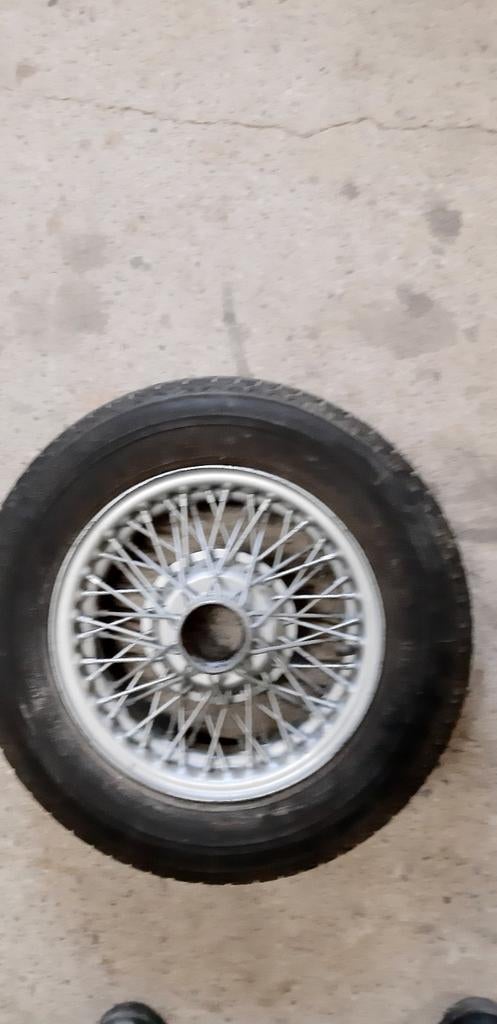 Roue neuve pour Triumph mk3 spitfire 150€