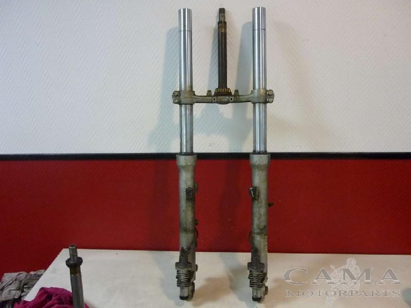 FOURCHE AVANT COMPLET Kawasaki GPZ 600 R (GPZ600R ZX600A), Motos, Dhr. S. di Majo, Utilisé, Info@cama-motorparts.nl, P.J. Troelstraweg 8 8
3144 CX  MAASSLUIS, NL