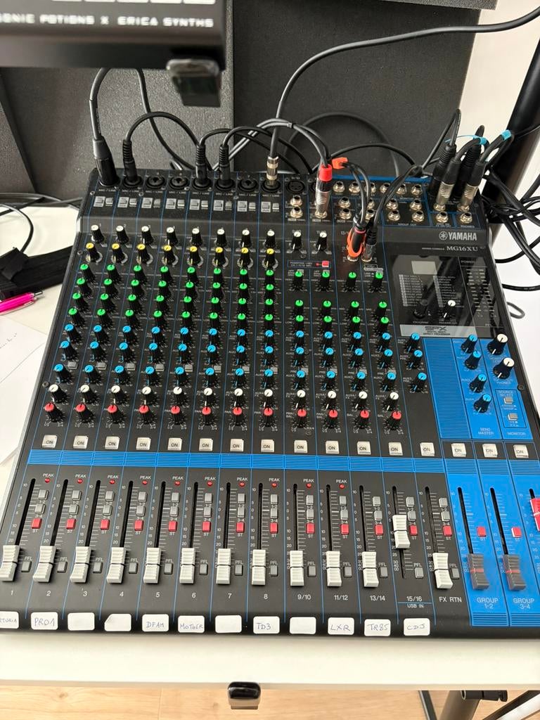 Table de mixage YAMAHA MG16XU, Enlèvement ou Envoi, Comme neuf