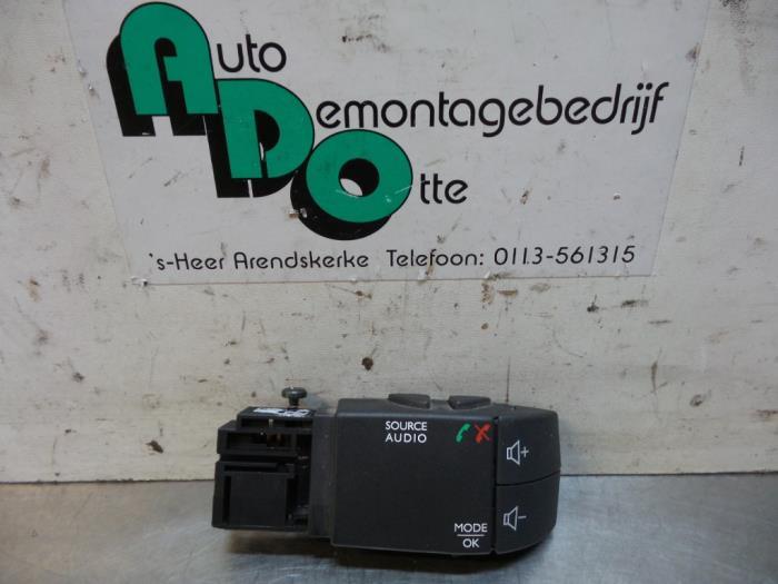 Radiobediening Stuur van een Dacia Logan (Logan 2 14-), Auto-onderdelen, Dacia, Gebruikt, -, -