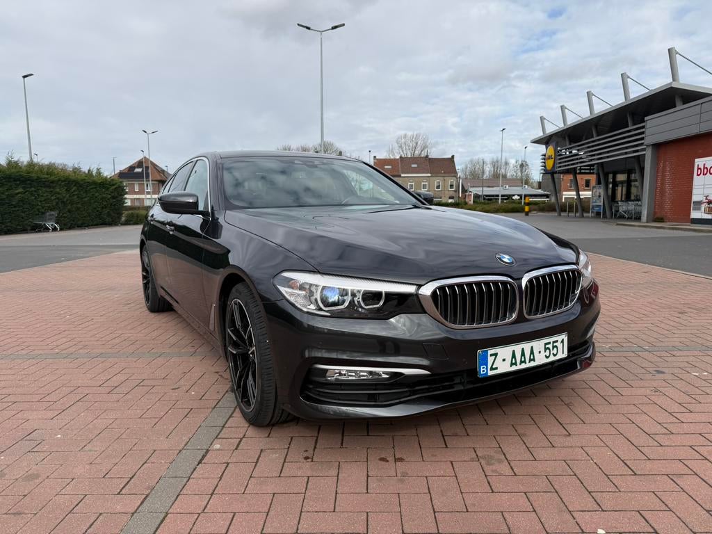 BMW 520D LUXURY (105000km), Auto's, BMW, Automaat, 4 deurs, Euro 6, Zwart