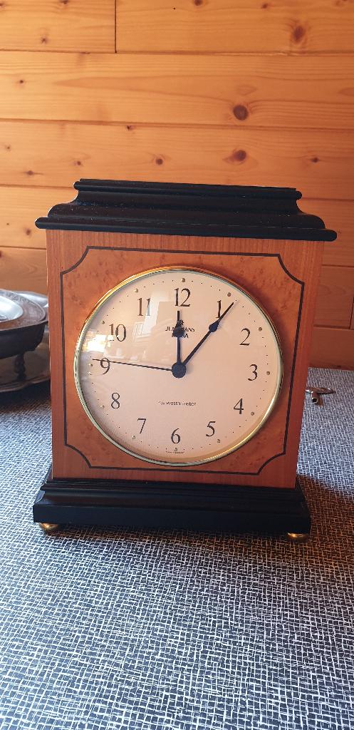 Tafelklok , Junghans , radiogestuurd, Huis en Inrichting, Woonaccessoires | Klokken, Ophalen of Verzenden, Zo goed als nieuw, Wekker of Tafelklok
