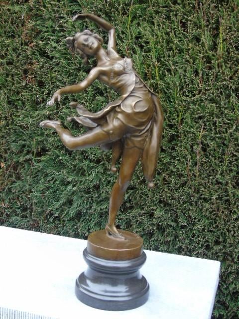 Dansende vrouw, bronzen klokjurk gesigneerd, CHIPARUS, Ophalen of Verzenden, Brons