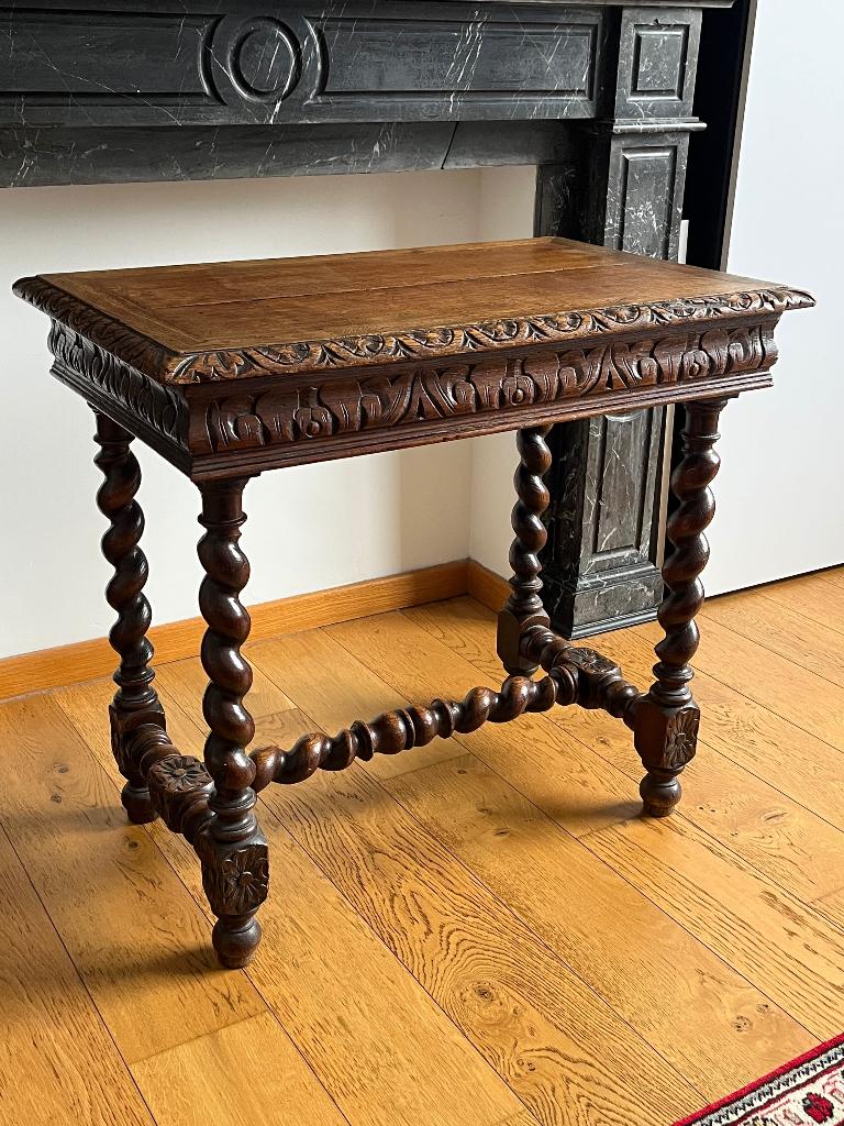 Table ancienne en bois sculpté – style Louis XIII, 45 à 60 cm, Enlèvement, Utilisé, 75 cm ou plus