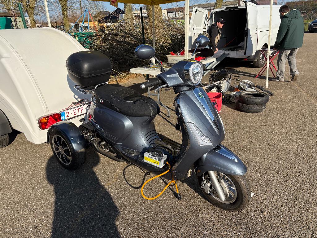 Elektrische driewieler brommer, Fietsen en Brommers, Zo goed als nieuw, Ophalen, Overige merken