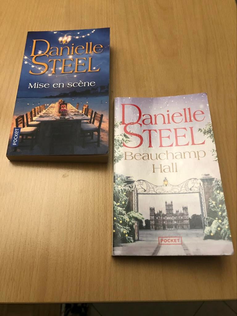 2 livres de poche Danielle Steel, Livres, Enlèvement, Comme neuf
