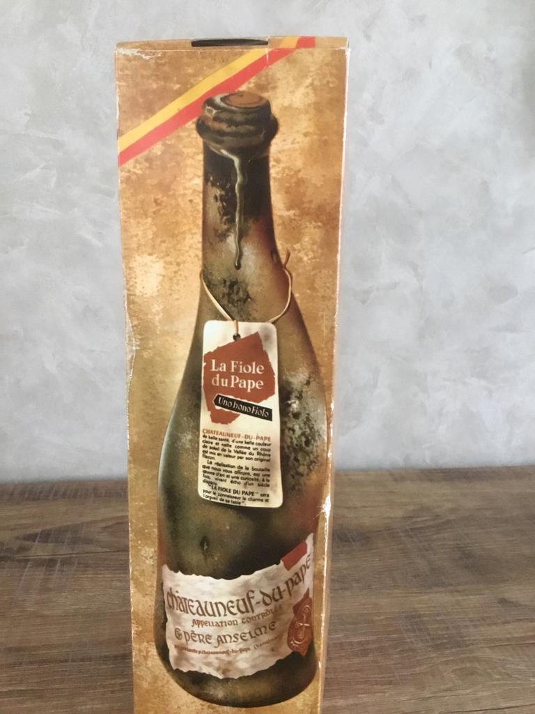Fles wijn chateauneuf du Pape., Verzamelen, Ophalen, Zo goed als nieuw