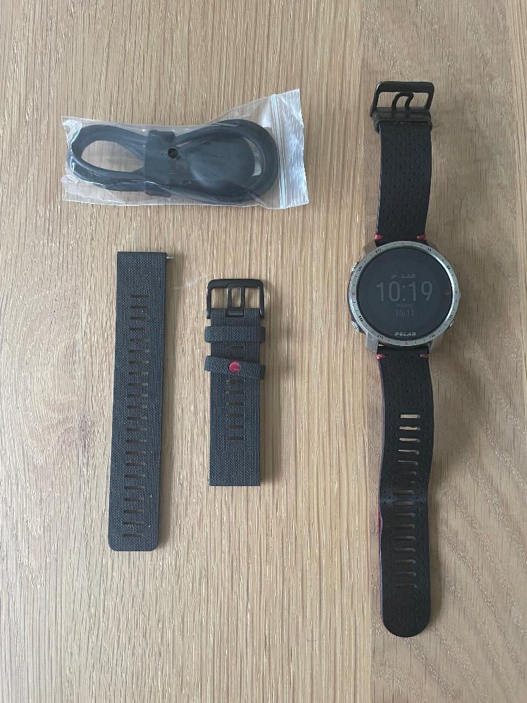 Polar Grit X Pro Titan + extra laadkabel, Zwart, Ophalen of Verzenden, Zo goed als nieuw, Hoogte