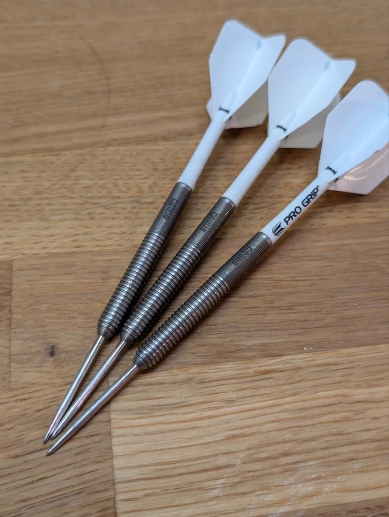 One80 Jetstream hornet darts 25 gram, Ophalen of Verzenden, Zo goed als nieuw, Flights