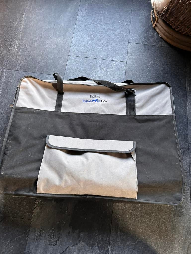 AniOne traveler box s, Ophalen, Zo goed als nieuw