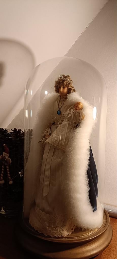 Mariabeeld onder stolp, Ophalen, Zo goed als nieuw