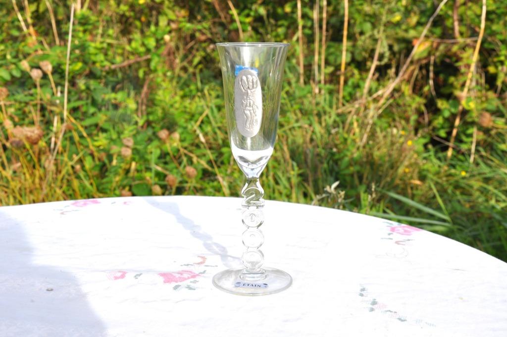 verre flute sur pied avec gilles en etain année 2000, Collections, Enlèvement ou Envoi, Comme neuf, Autres types