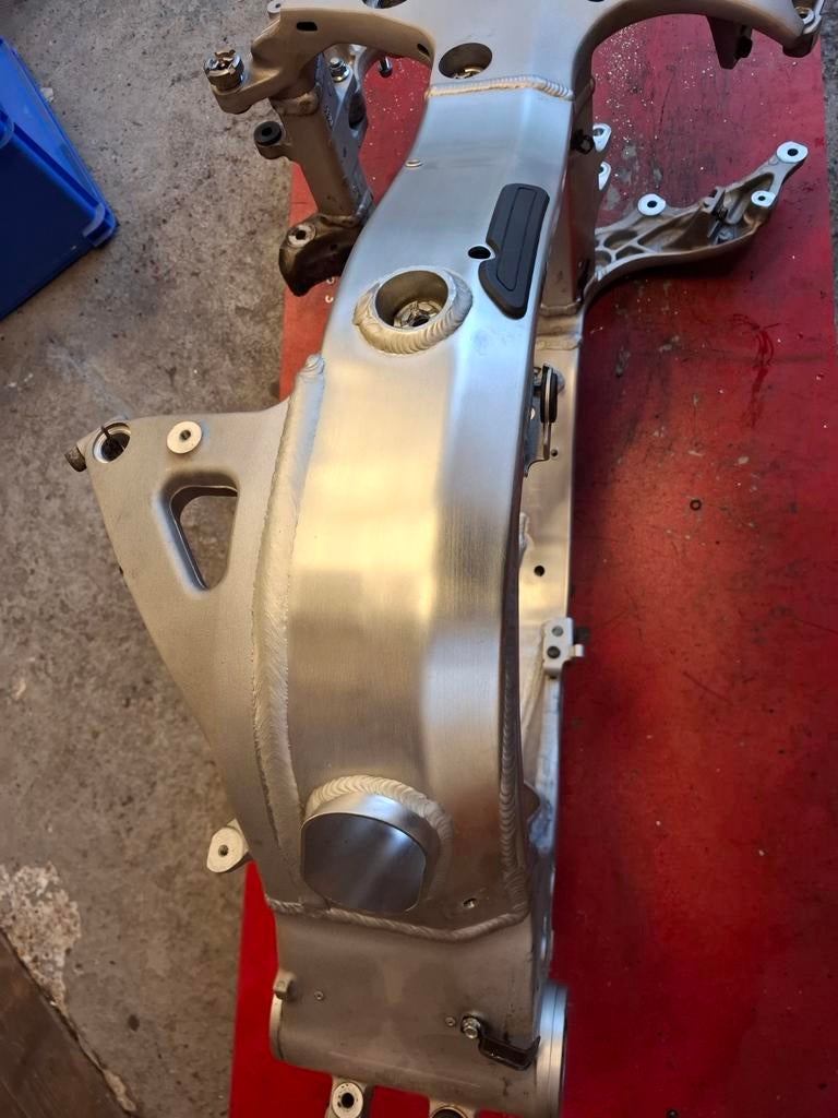 Frame suzuki hayabusa met belgische papieren, Ophalen