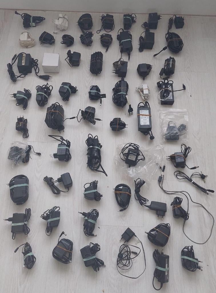 ADAPTERS AC DC, Audio, Tv en Foto, Opladers, Ophalen, Gebruikt