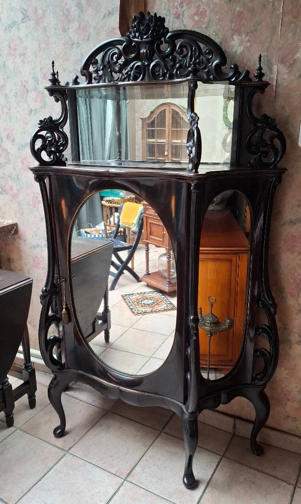 Vitrine ancienne, Enlèvement, Utilisé