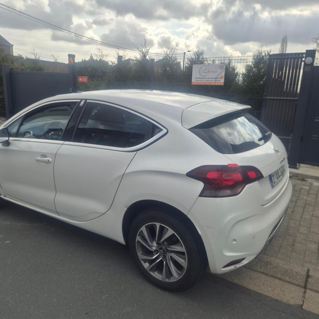 Citroen ds4.  1.6. Hdi. 2011 climatisation 225000 km euro 5, Autos, Euro 5, Achat, 82 kW, Boîte manuelle
