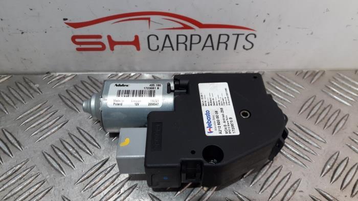 Moteur toit ouvrant d'un Mercedes C-Klasse, Autos : Pièces & Accessoires, 3 mois de garantie, Utilisé, -, -
