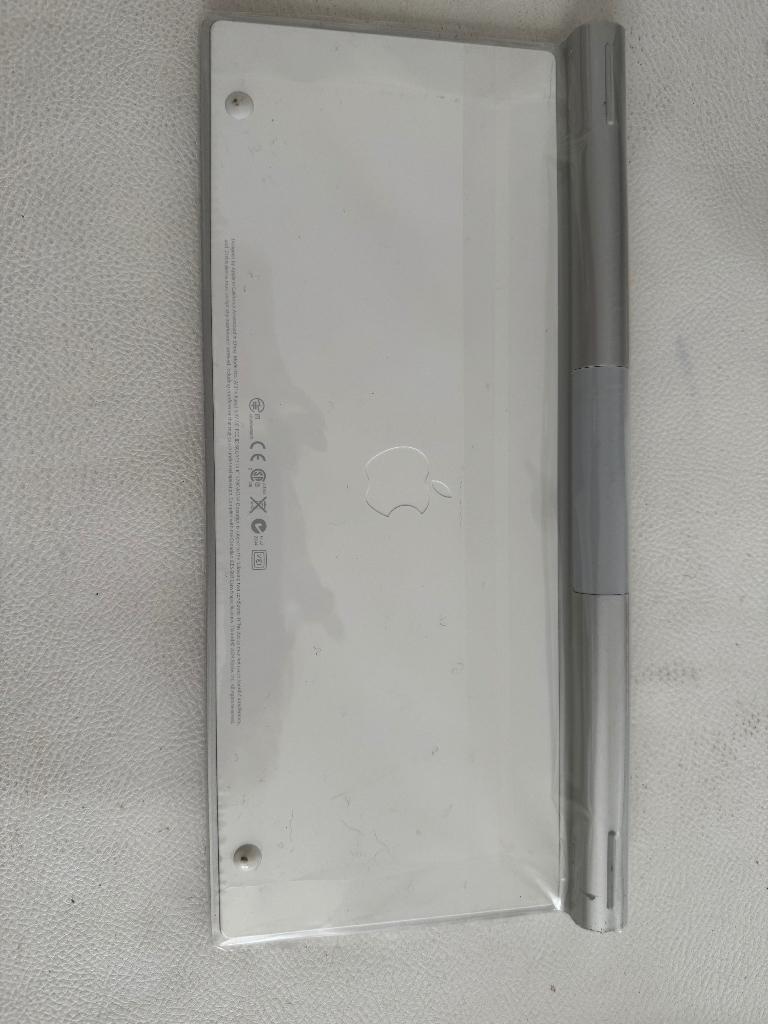 Clavier Apple neuf sous blizter ( QWERTY), Informatique & Logiciels, Claviers, Neuf, Enlèvement ou Envoi, Qwerty, Apple