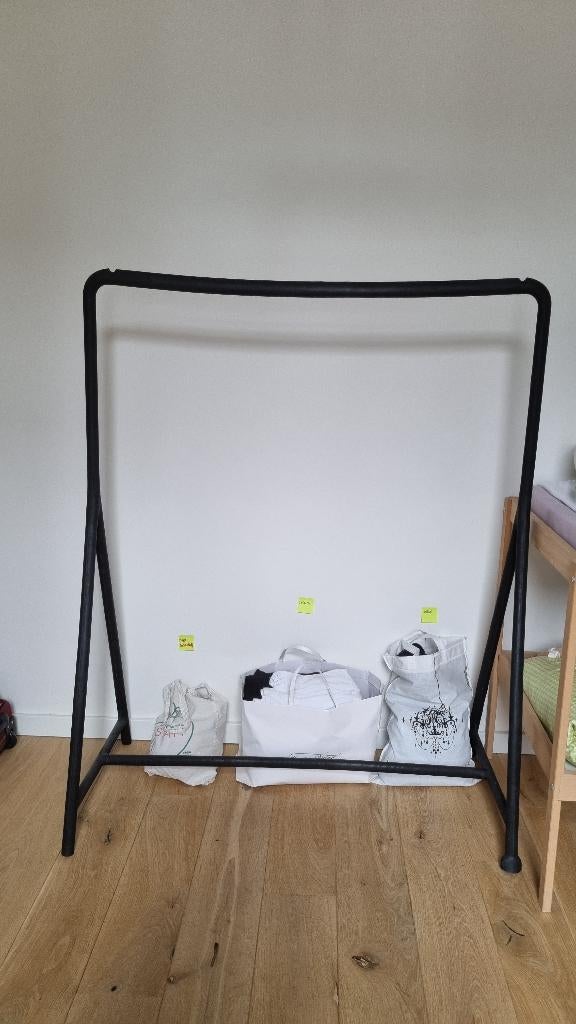 Kleding rek - Ikea - €15 - mat zwart, Huis en Inrichting, Ophalen, Zo goed als nieuw