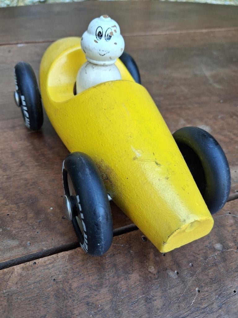 Rare voiture MICHELIN avec bibendum., Enlèvement ou Envoi