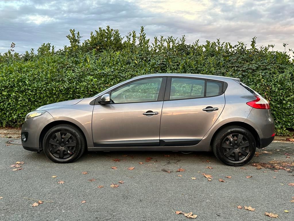 Renault Mégane Édition tomtom 1.2 Essence 2013 €5b Airco GPS, https://public.car-pass.be/vhr/77e28a2a-0c35-4c3a-904a-f60cbef0e1bf